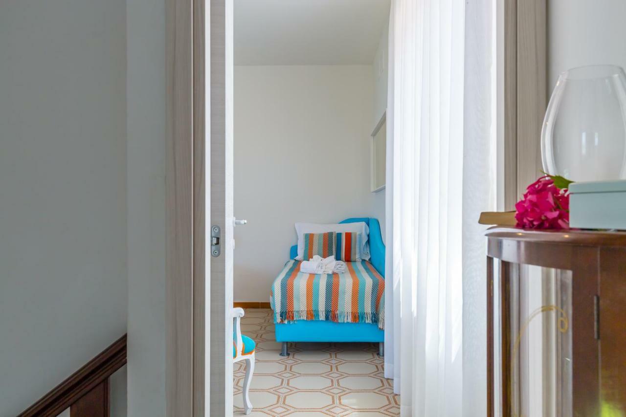 Villa Sorrento Flats Extérieur photo